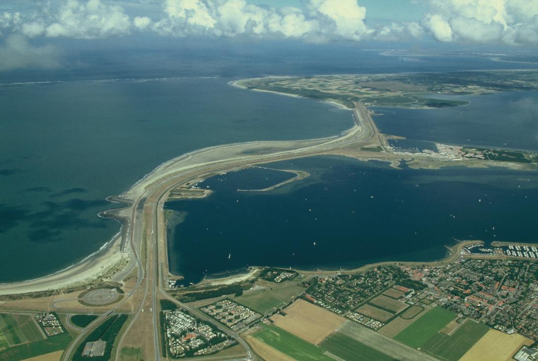 De Brouwersdam (Beeldbank RWS)